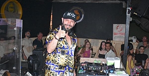 Kaleiçi Sponge Pub'da Geçmişe Yolculuk