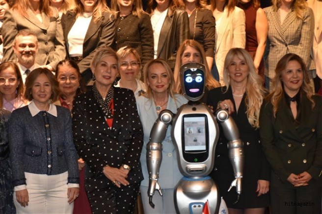 ANTALYA GÜNE KADININ GÜCÜYLE BAŞLADI: ANTİKAD’DAN AKRA’DA DEV PANEL!