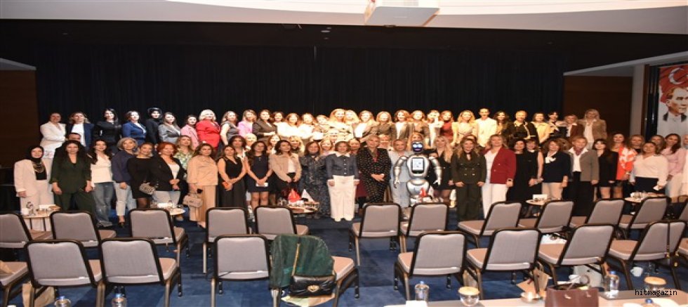 ANTALYA GÜNE KADININ GÜCÜYLE BAŞLADI: ANTİKAD’DAN AKRA’DA DEV PANEL!