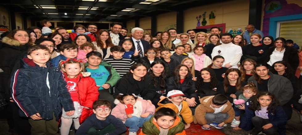 CERRAHPAŞA’DA DUYGU DOLU BAYRAM SEVİNCİ: ÜNLÜLER MİNİK KALPLERE DOKUNDU