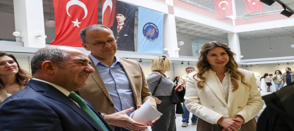GENÇLERİN DÜNYASI “AÇIK KADRAJ” İLE SANATSEVERLERLE BULUŞTU
