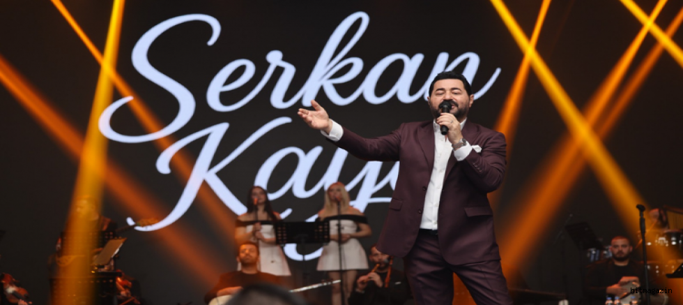 Serkan Kaya Coşkuya Dayanamadı, Gözleri Doldu