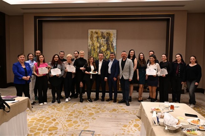 ANTALYA BASININDA DİL DEVRİMİ