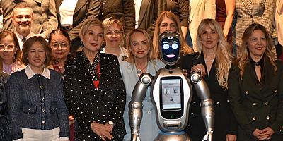 ANTALYA GÜNE KADININ GÜCÜYLE BAŞLADI: ANTİKAD’DAN AKRA’DA DEV PANEL!