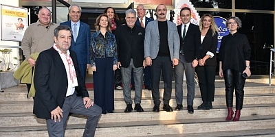 Çizgilerin Gücü Kepez’de Devleşti: Türkiye’nin En Büyük Karikatür Sergisi Kapılarını Açtı!