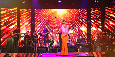 Gülben Ergen'den Batum Sahnesinde Yürek Burkan Veda