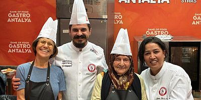 HUZUREVİ’NDEN GELEN MİSAFİRLER ŞEFLERLE MUTFAĞA GİRDİ