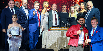 Kıbrıs’ta  Devletin Zirvesi ve Ünlüler Turizm Ödülleri’nde Buluştu!