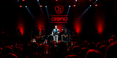 Levent Yüksel’den Jolly Joker Arena’da Nostalji Rüzgarı!