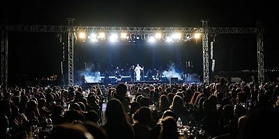 SİBEL CAN'DAN KIBRIS'TA UNUTULMAZ GECE