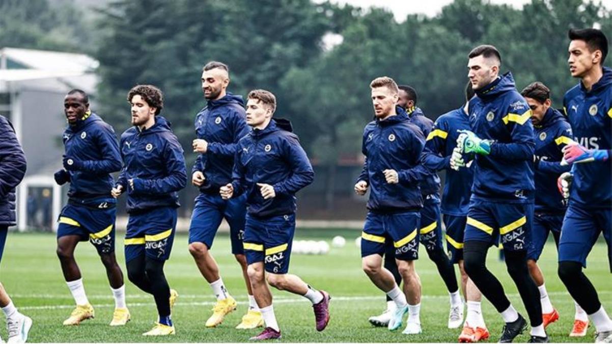 Yıldız futbolcular yok! İşte Fenerbahçe'nin kamp kadrosu